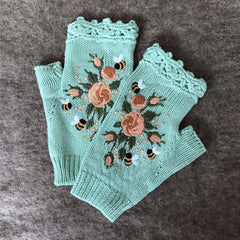 Autumn and Winter Embroidered Women's Warm Gloves