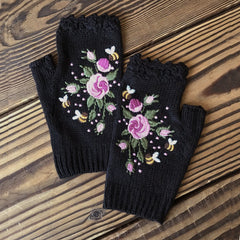 Autumn and Winter Embroidered Women's Warm Gloves